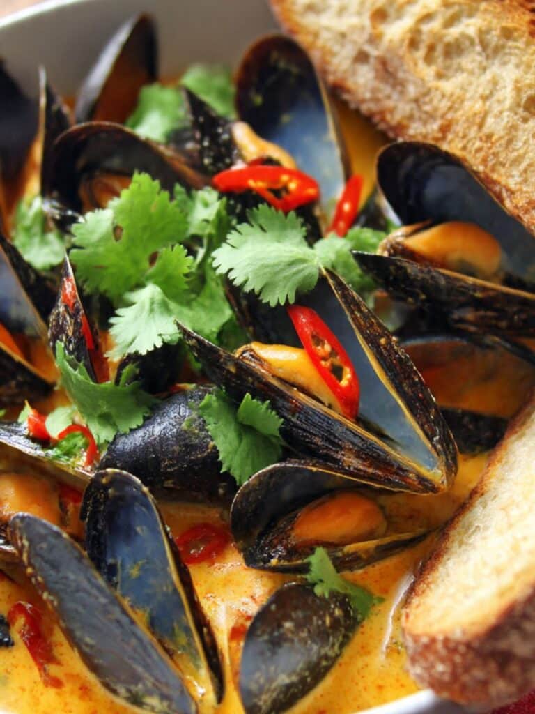 Thai Coconut Curry Mussels