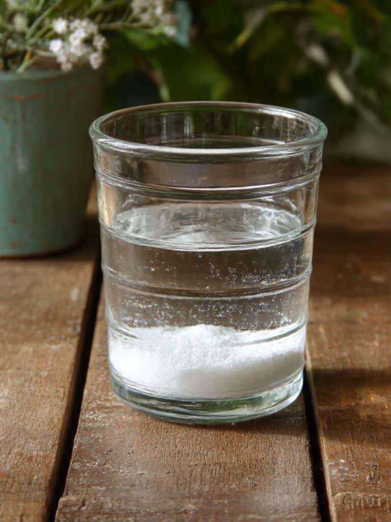 Simple baking soda trick drink prepared at home